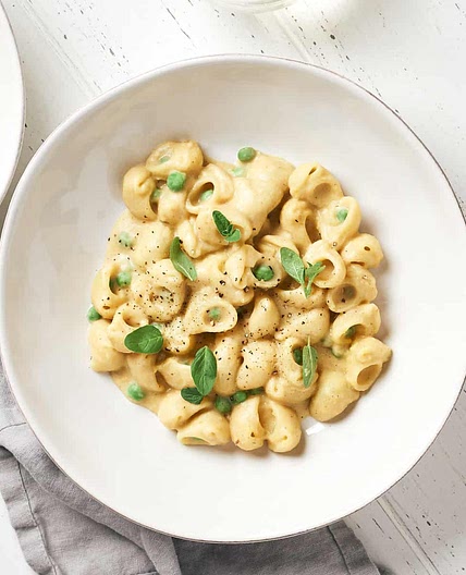 Creamy Vegan Pasta with Peas