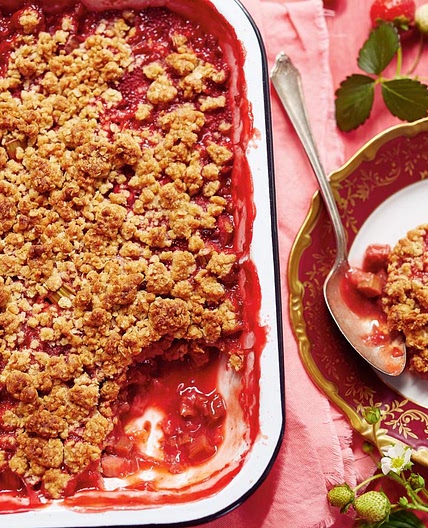 Croustade à la rhubarbe et aux fraises