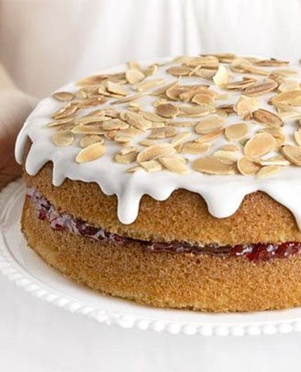 Cherry bakewell cake