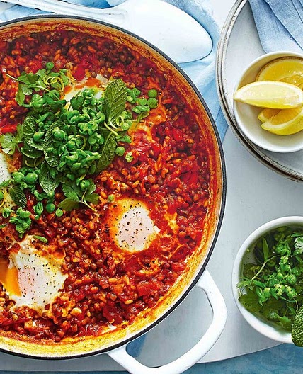 One-pan vegetarian paella recipe