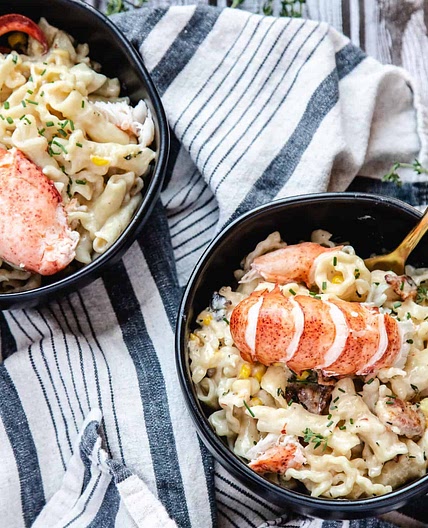 Super Easy Corn and Thyme Lobster Mac and Cheese