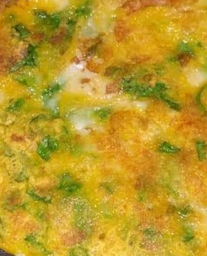 तवा पालक चीज़ चीला (Tava Palak Cheese Chilla Recipe In Hindi)