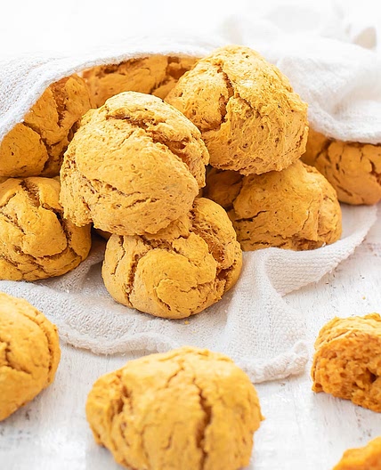 2 Ingredient Pumpkin Bread Rolls