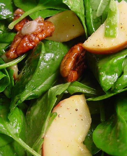 Spinach, Apple and Pecan Salad