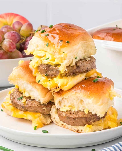 Easy Hawaiian Roll Breakfast Sliders