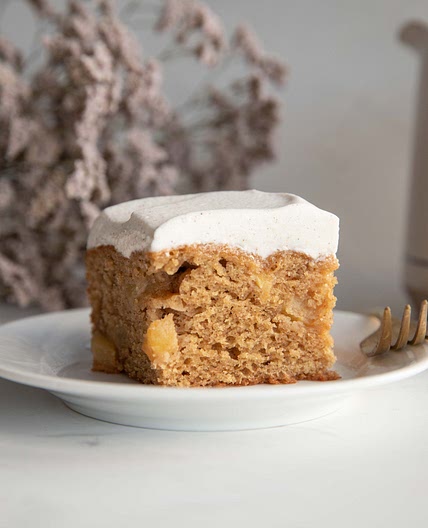 apple cake with cinnamon whipped cream