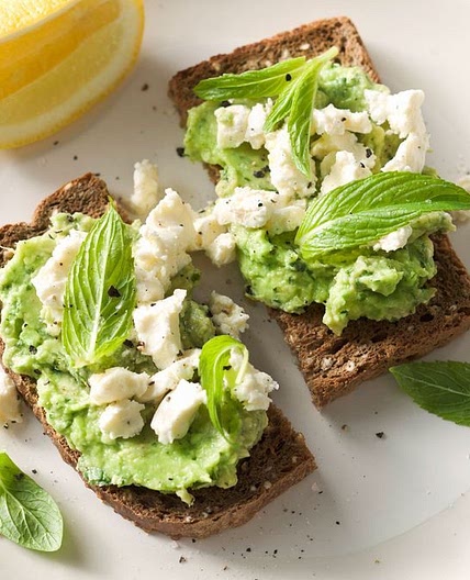 Avocado & feta smash on toasted rye