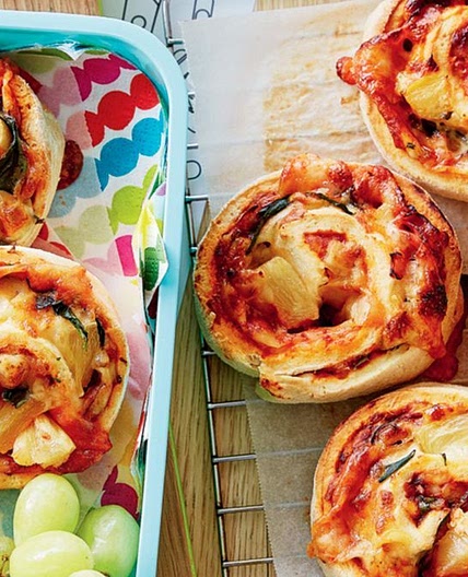 Hawaiian pizza scrolls
