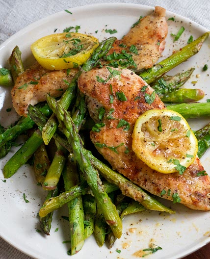 Zitronen-Spargel-Hähnchen