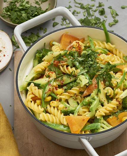 One Pot Indische Curry-Nudeln