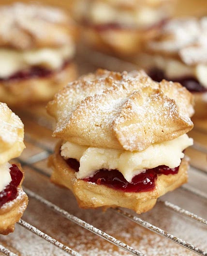 Viennese whirl biscuits