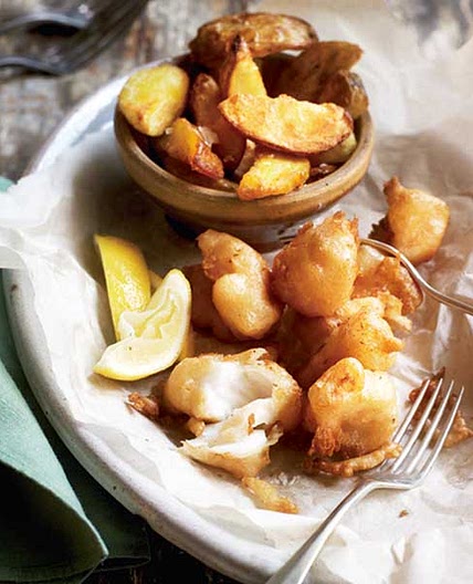 Beer-battered fish bites with chunky chips