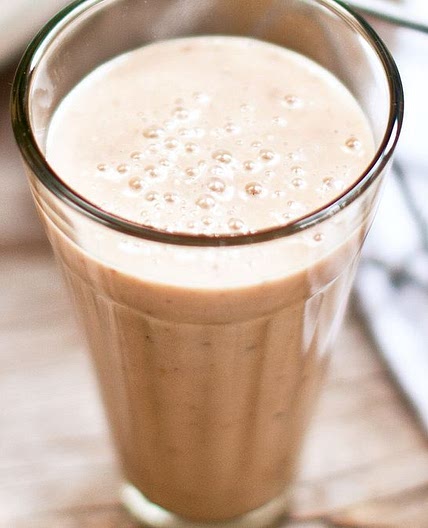 Peach, pear and fresh ginger smoothies