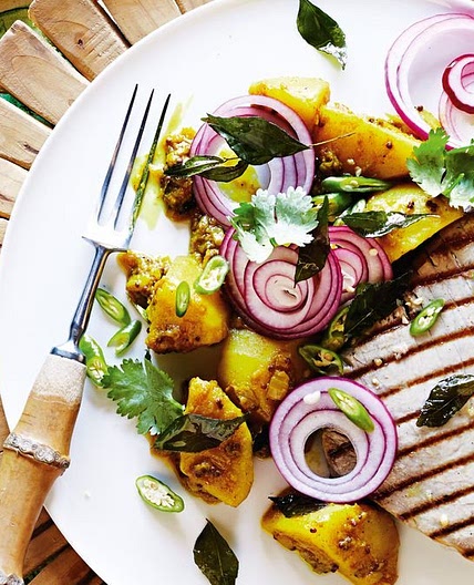 Seared tuna with Fijian-Style potato curry