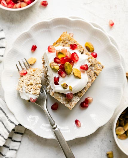 Baked Vanilla Protein Oatmeal Breakfast Bars