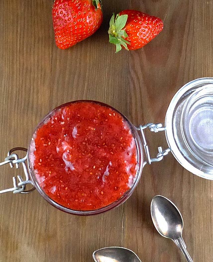 Simple Homemade Strawberry Sauce