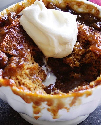 Sticky date self-saucing puddings