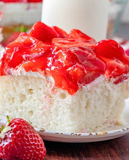 Strawberry Shortcake Cake (+Video)