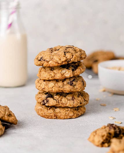 The Best Vegan Oatmeal Raisin Cookies