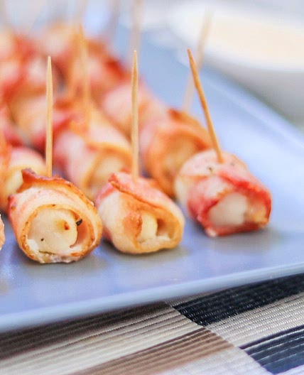 Air Fryer Bacon-Wrapped Scallops with Sriracha Mayo