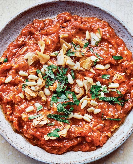 Galayet Banadoura (Sautéed Tomatoes With Pine Nuts and Mint)