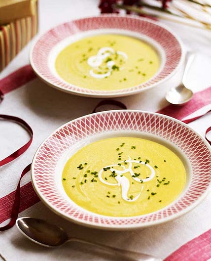 Spiced parsnip and apple soup