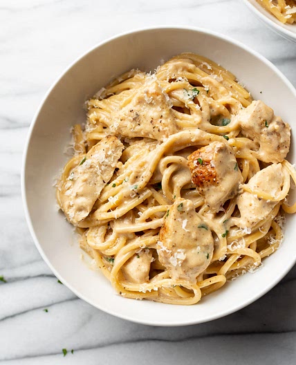 Easy Garlic Chicken Pasta
