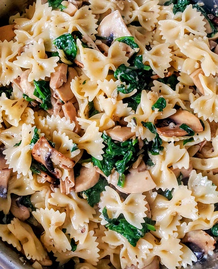 Farfalle Pasta with Mushrooms and Spinach