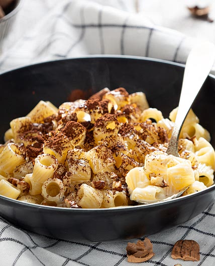Pasta gorgonzola e noci con cacao