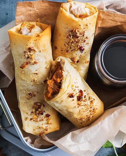 Vegan snag-free sausage rolls