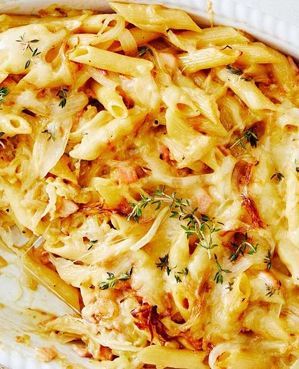 Cheesy French onion pasta bake recipe