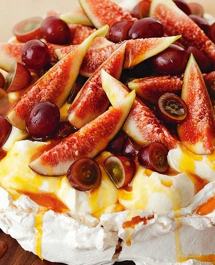Autumn pavlova with sticky sauce