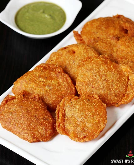 Aloo Pakora Recipe (Potato Pakora, Aloo Bajji)