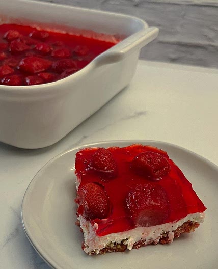 Cool Whip Strawberry Pretzel Salad