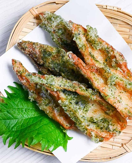 Chikuwa Isobe-Age (Fishcake Tempura with Aonori Batter)