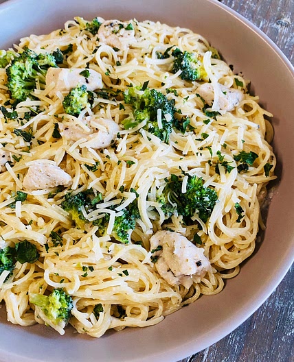 One Pot Chicken Broccoli Pasta