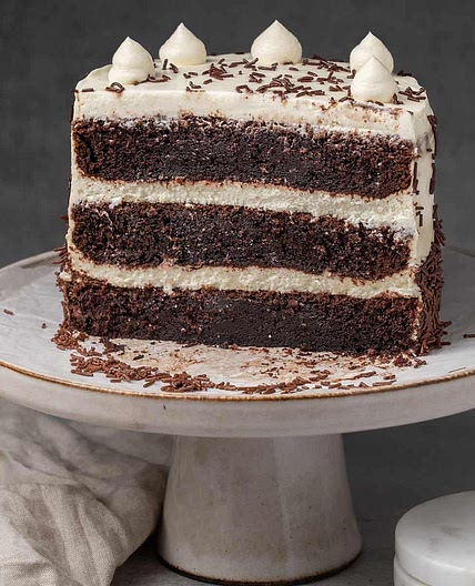 Chocolate Cake with Cream Cheese Frosting (VIDEO)
