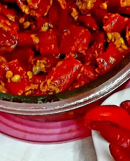 लालमिर्च- मेथी का अचार(Lalmirch Methi ka Achar Recipe in Hindi)