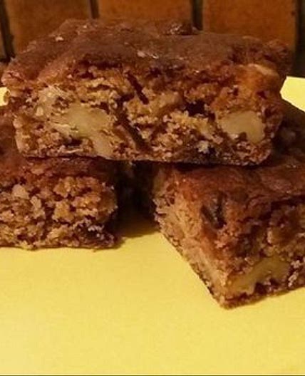 Date and Walnut Slice