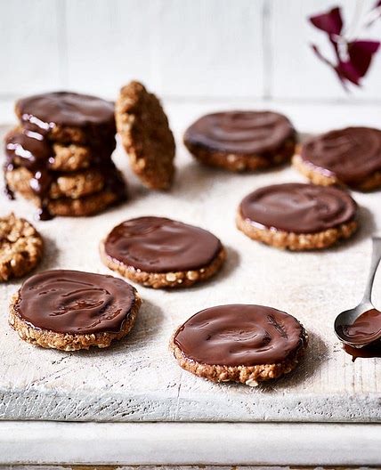 Chocolate hobnob-style biscuits (vegan)