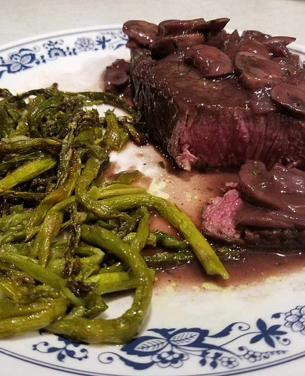 Filet Mignon with Mushroom-Cabernet Gravy