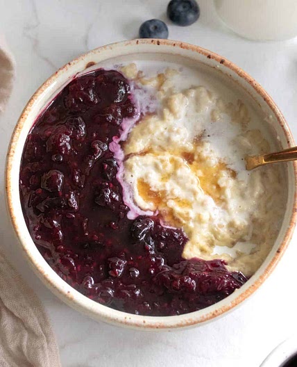 Custard Oats with Mixed Berry Compote