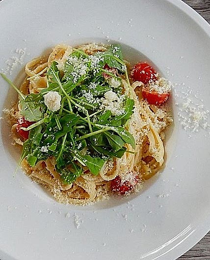 Tagliatelle in Weißwein Sahne mit Cocktailtomaten