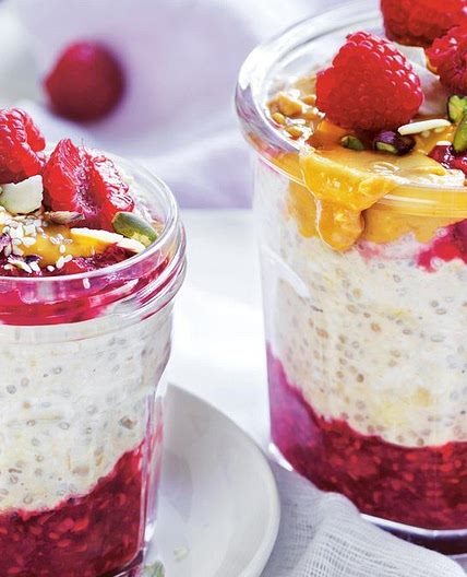 Peanut butter and raspberry overnight oats