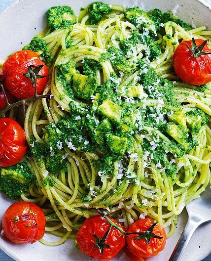 Avocado pesto pasta