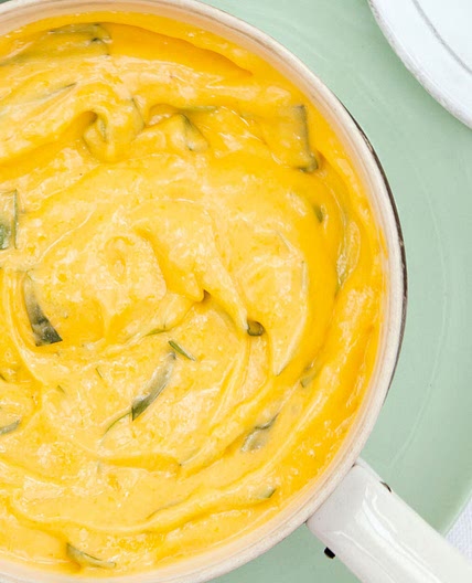 Salsa holandesa con estragon (Tarragon Hollandaise)