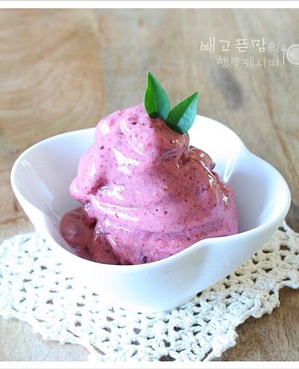 여름을 위해 얼려 둔 딸기로 만든 샤벳, 딸기샤벳