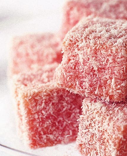 Strawberry lamingtons