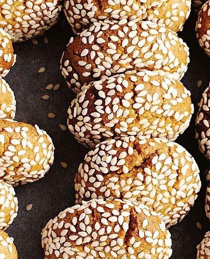 Tahini crackle biscuits