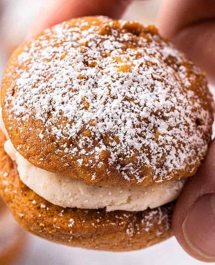 Spiced Pumpkin Whoopie Pies